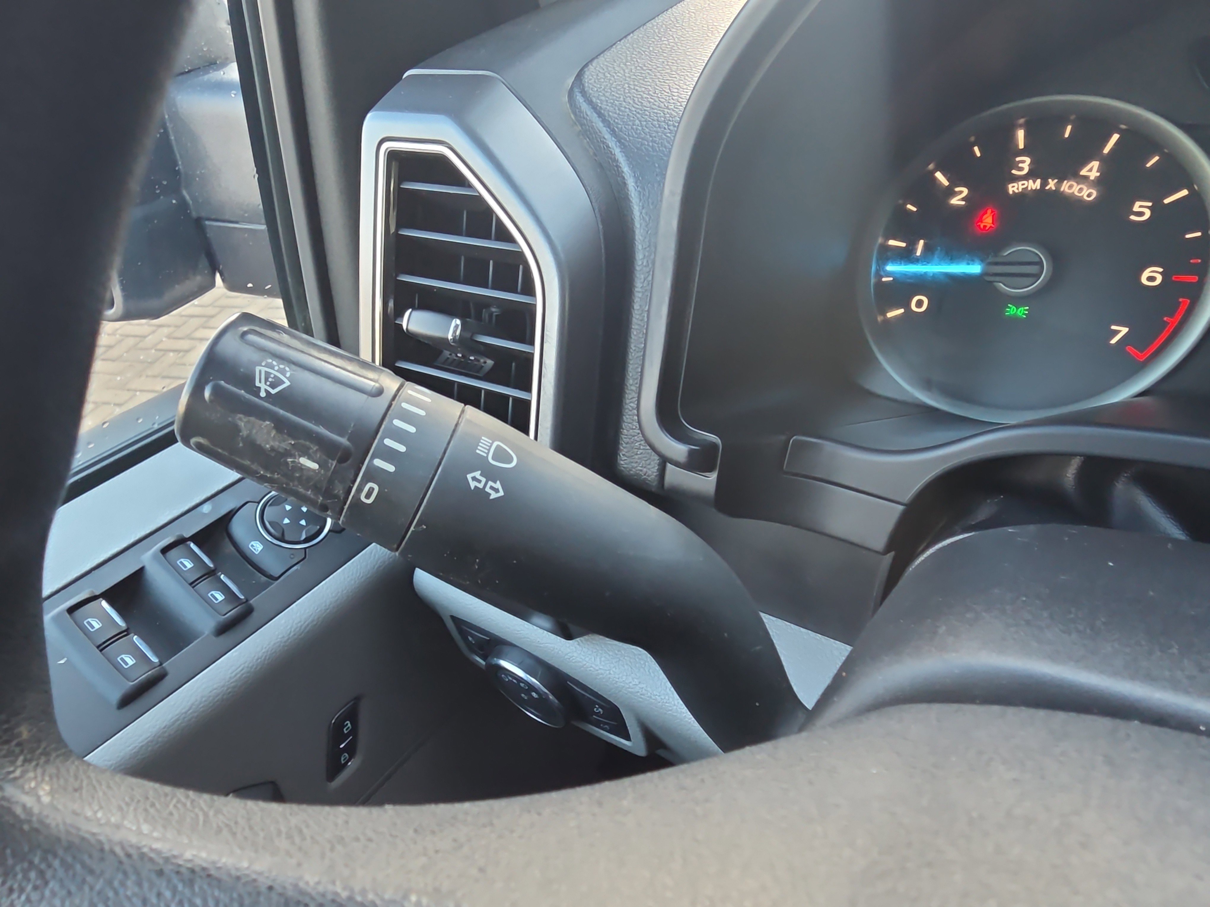 Used 2018 Ford F150 XLT w/ Trailer Tow Package image 19