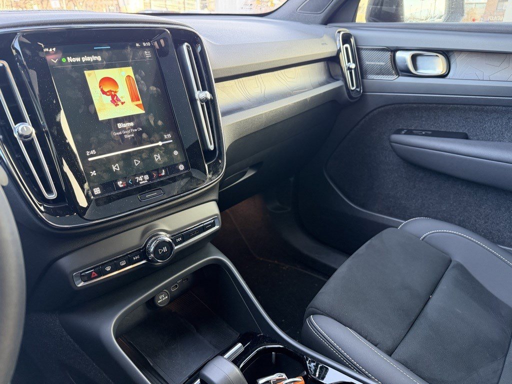 Used 2022 Volvo C40 P8 Recharge Ultimate image 16