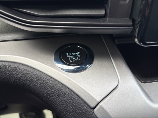 Used 2022 Ford Explorer XLT image 28