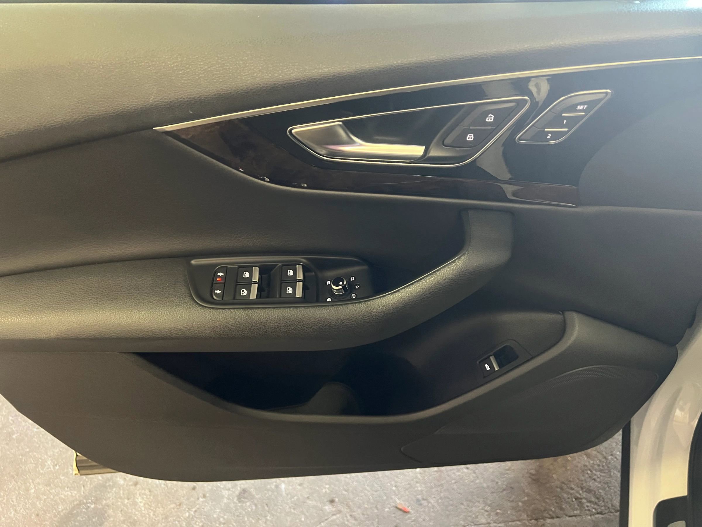 Used 2017 Audi Q7 3.0T Premium AWD/4WD image 9