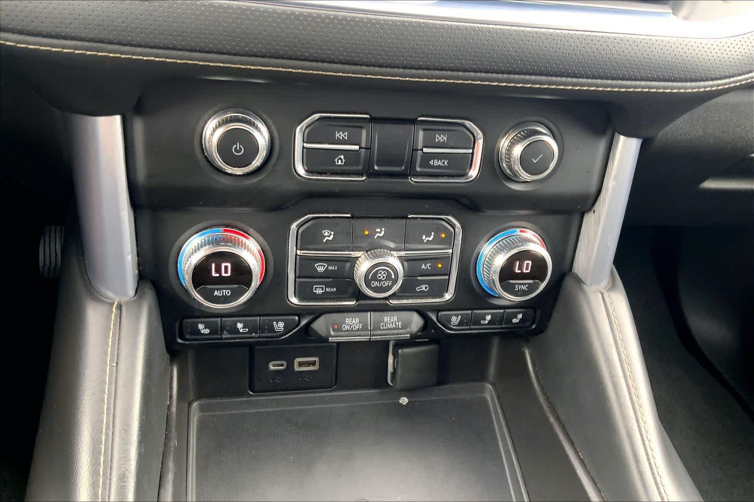 Used 2021 GMC Yukon XL SLT AWD/4WD image 30