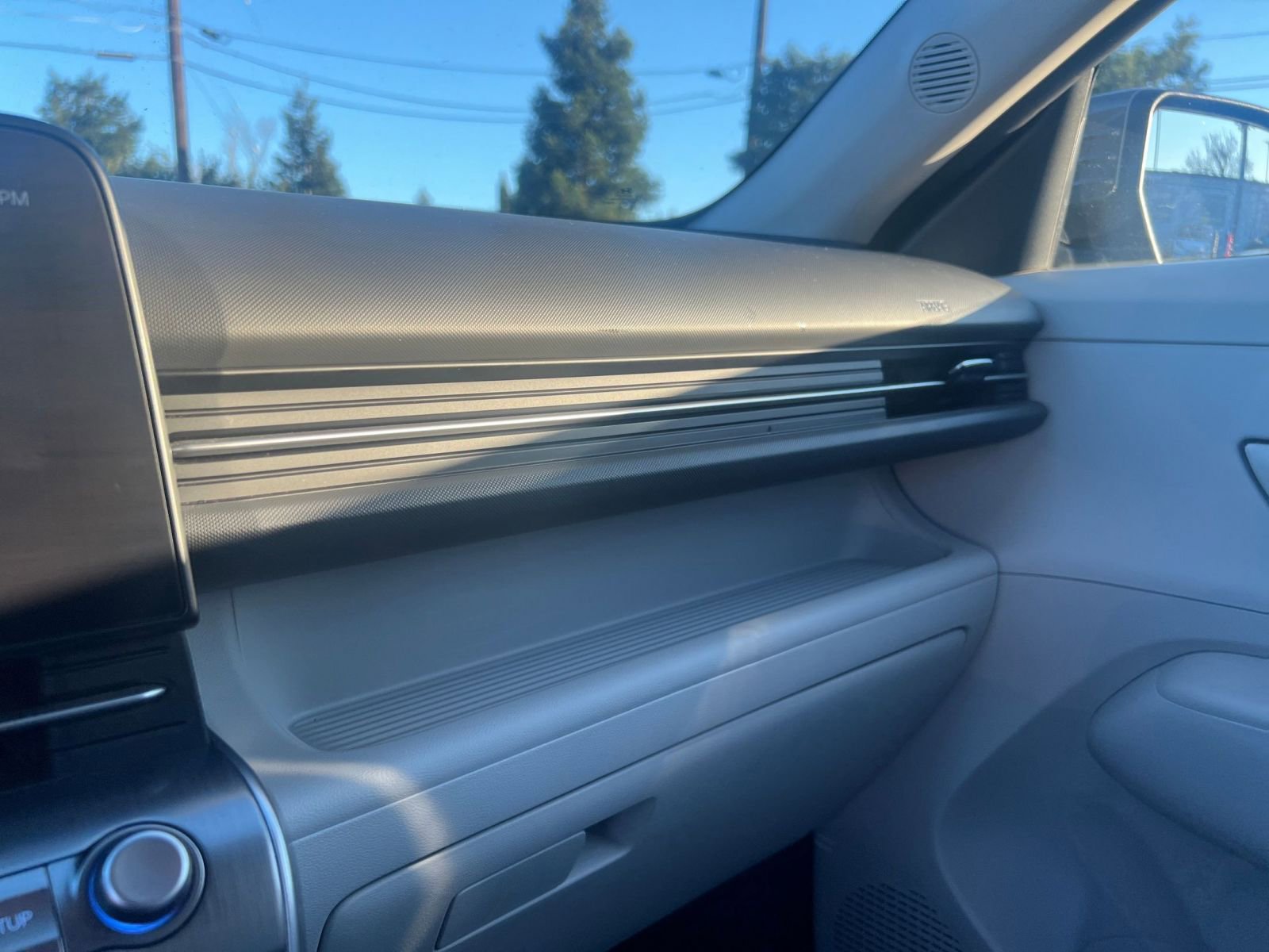 Used 2025 Hyundai Kona SEL image 35