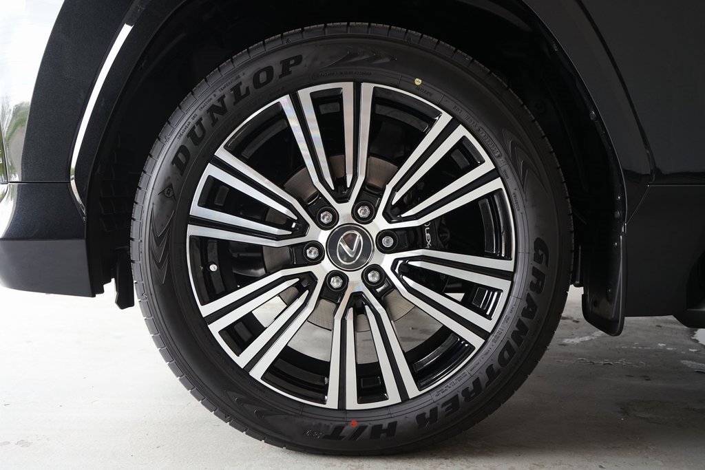 Used 2026 Lexus LX 600 4WD w/ Luxury Package image 40