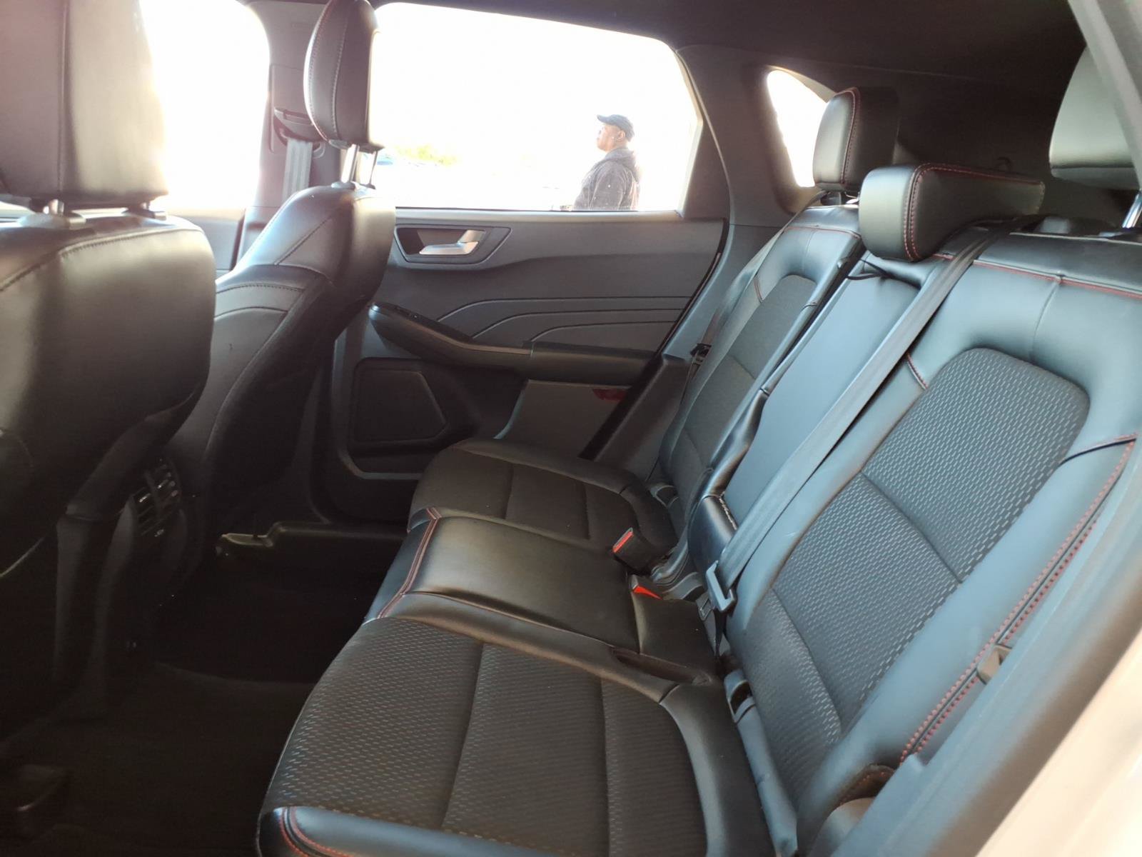 Used 2025 Ford Escape ST-Line w/ Tech Pack #1 FWD image 16
