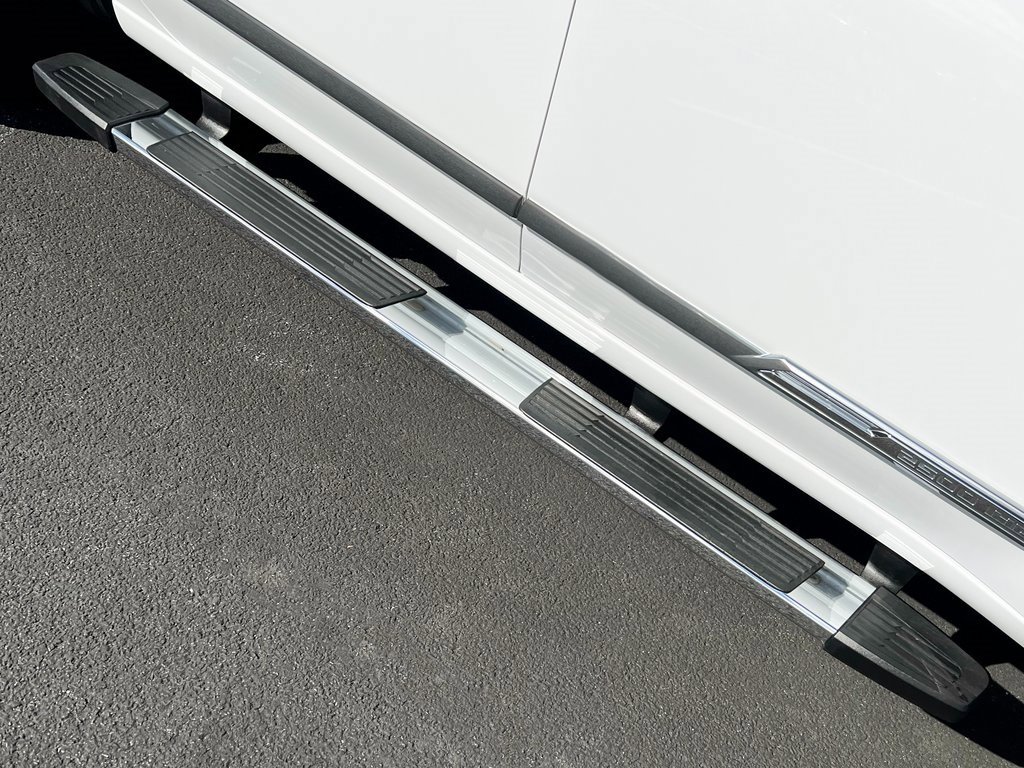 Used 2024 Chevrolet Silverado 2500 High Country image 17