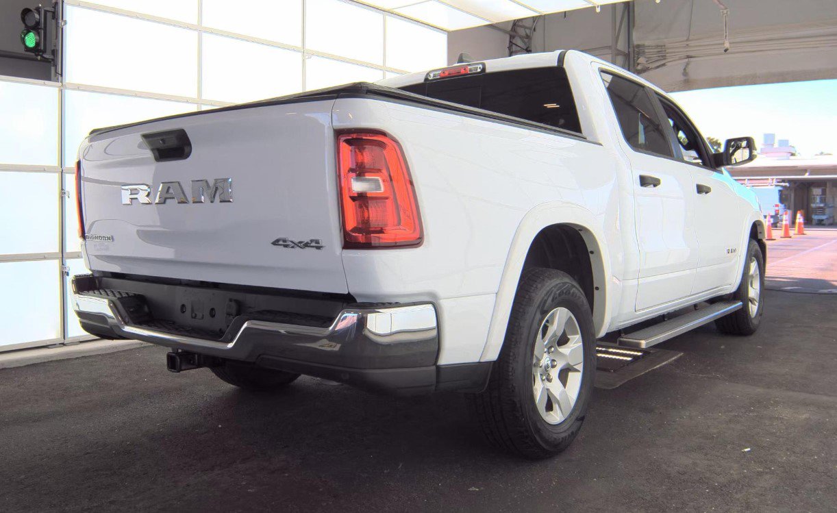 Used 2025 RAM 1500 Big Horn AWD/4WD image 4