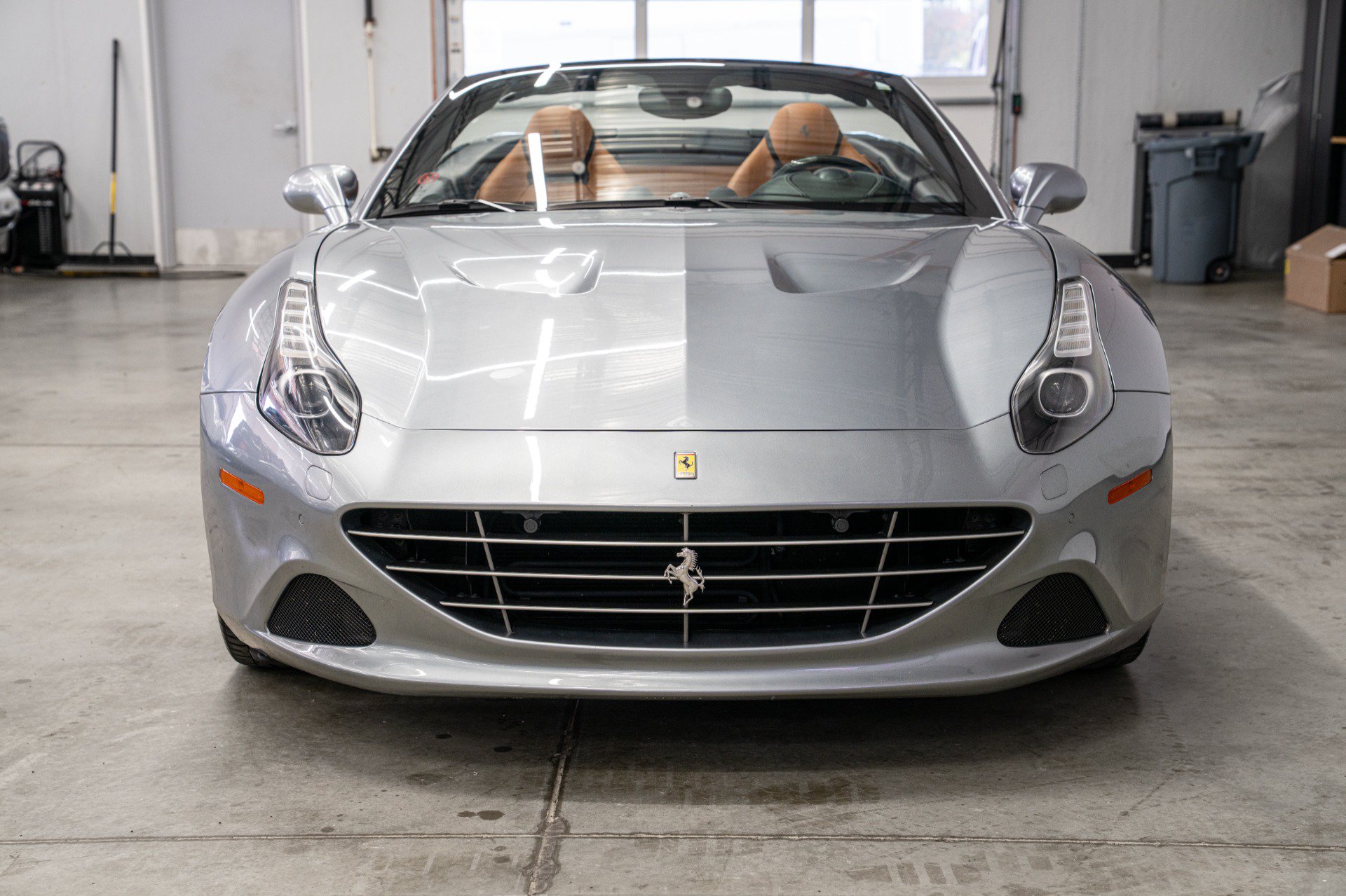 Used 2017 Ferrari California T RWD image 4