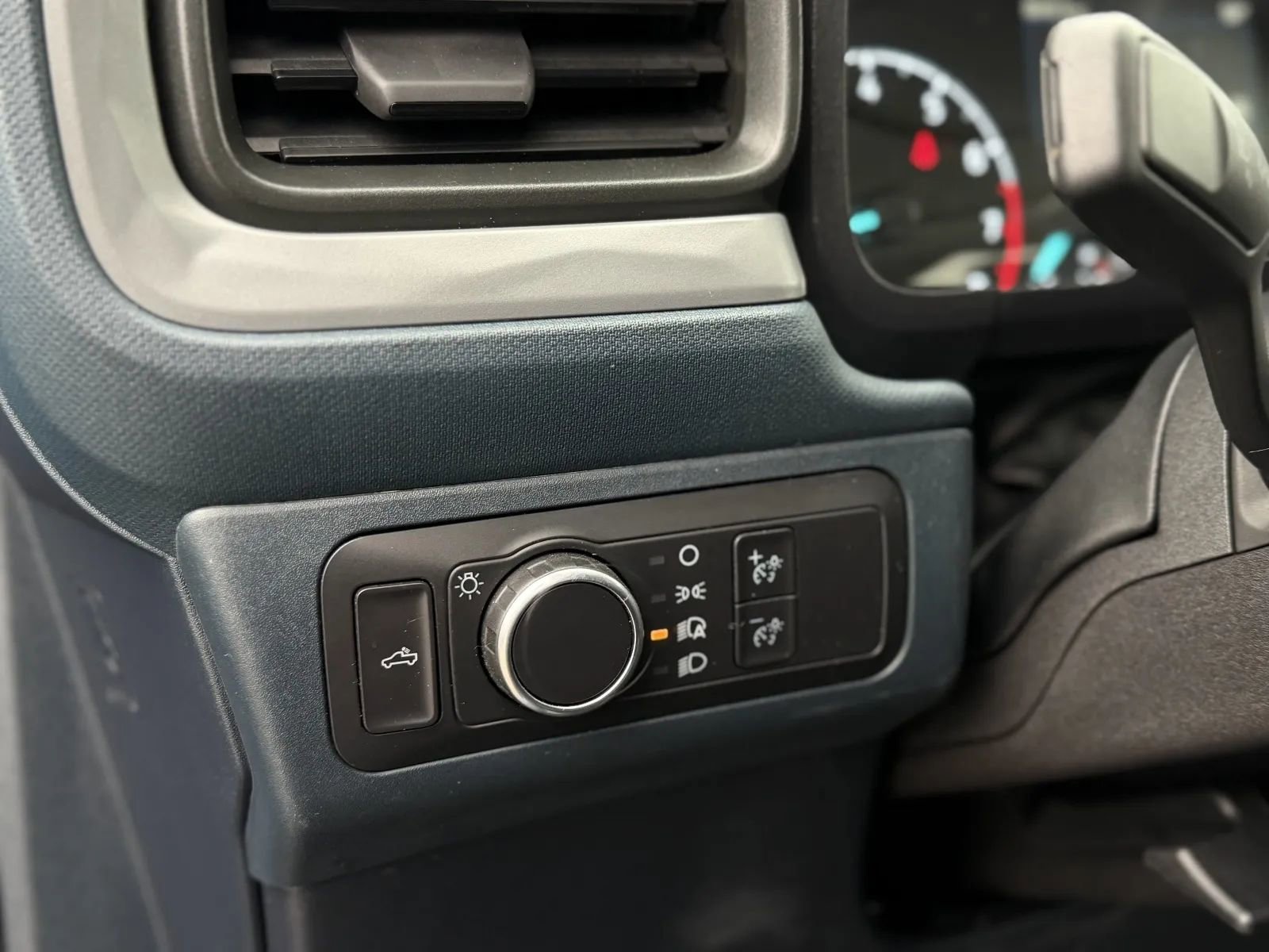 Used 2024 Ford Maverick XLT w/ XLT Luxury Package image 25