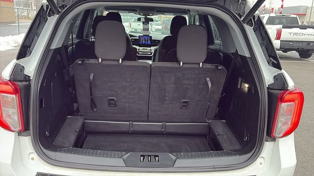 Used 2021 Ford Explorer XLT image 26