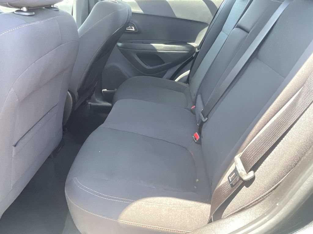 Used 2019 Chevrolet Trax LS FWD image 12