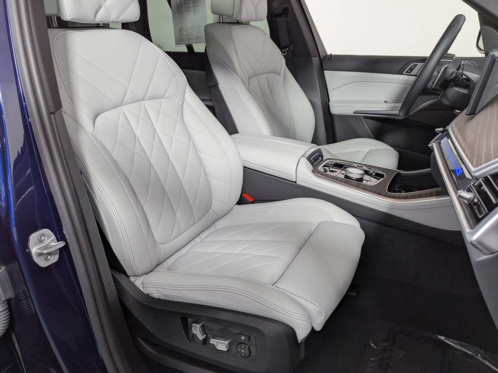 Used 2025 BMW X5 xDrive40i w/ Executive Package AWD/4WD image 35