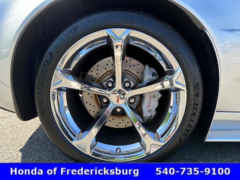 Used 2011 Chevrolet Corvette Grand Sport w/ Preferred Equipment Group RWD image 16