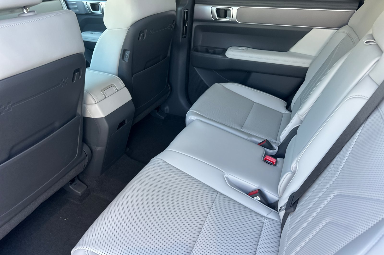 New 2027 Hyundai Santa Fe SEL FWD image 13