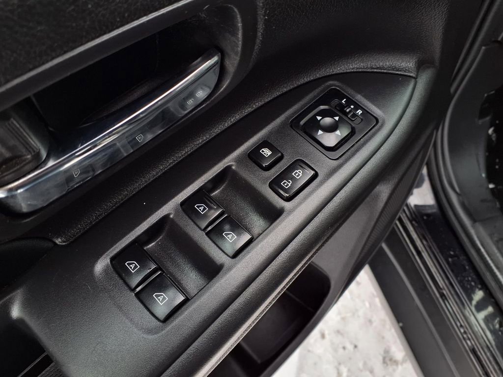 Used 2019 Mitsubishi Outlander FWD image 24