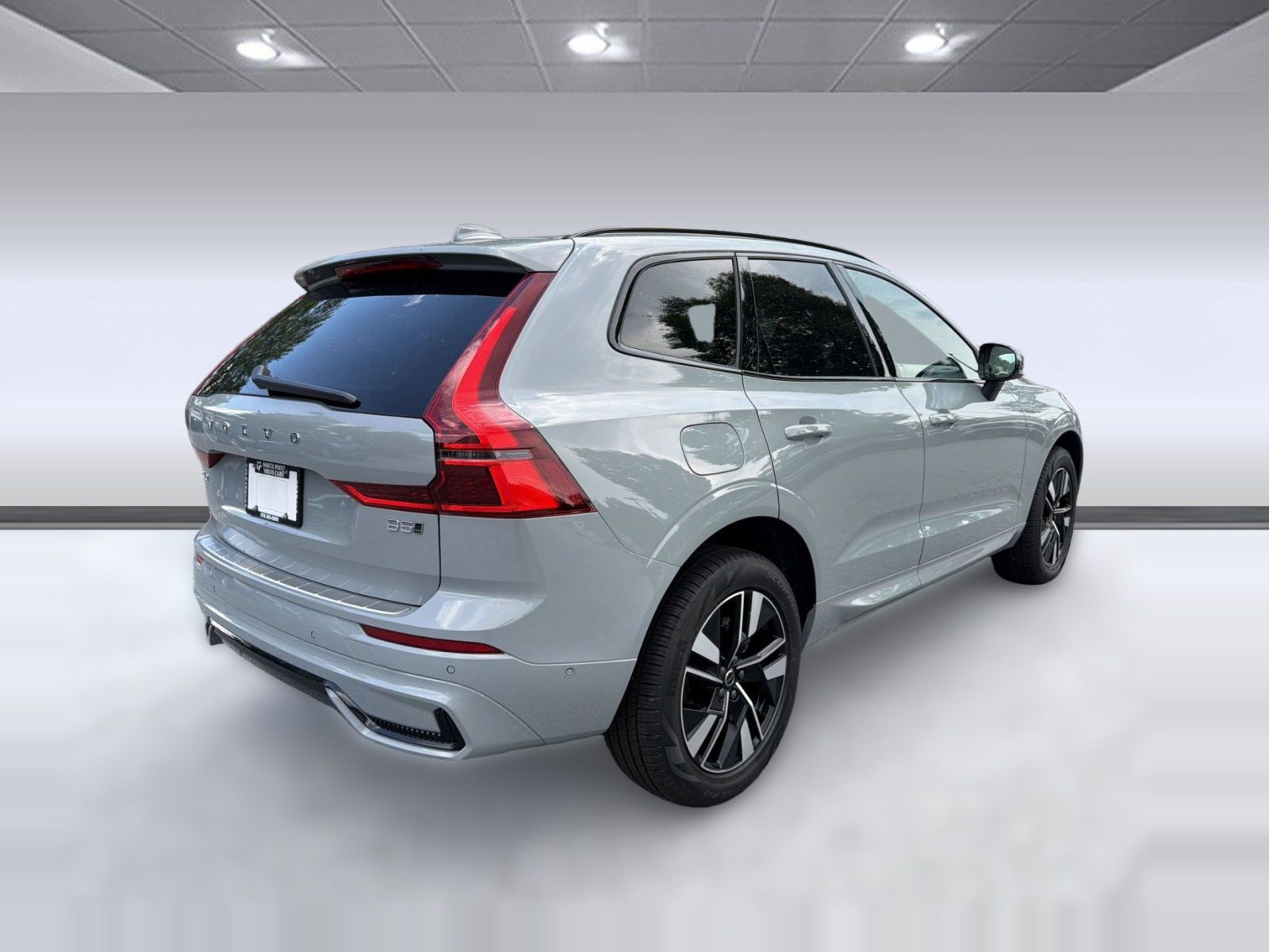 New 2026 Volvo XC60 B5 Plus w/ Climate Package AWD/4WD image 9