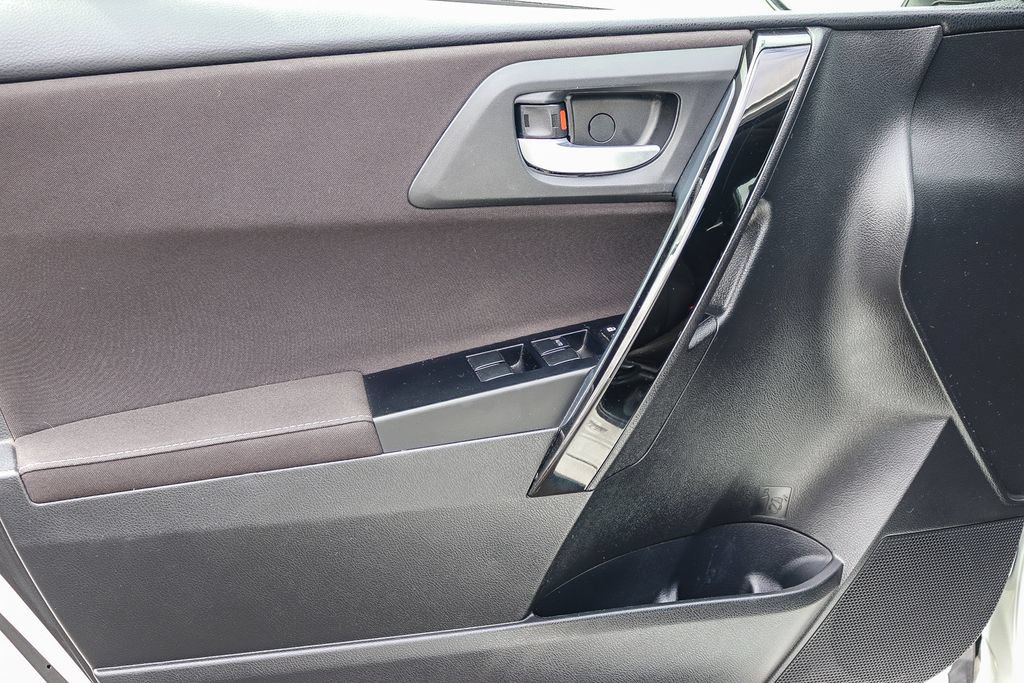 Used 2018 Toyota Corolla iM w/ All-Weather Mat Package FWD image 24