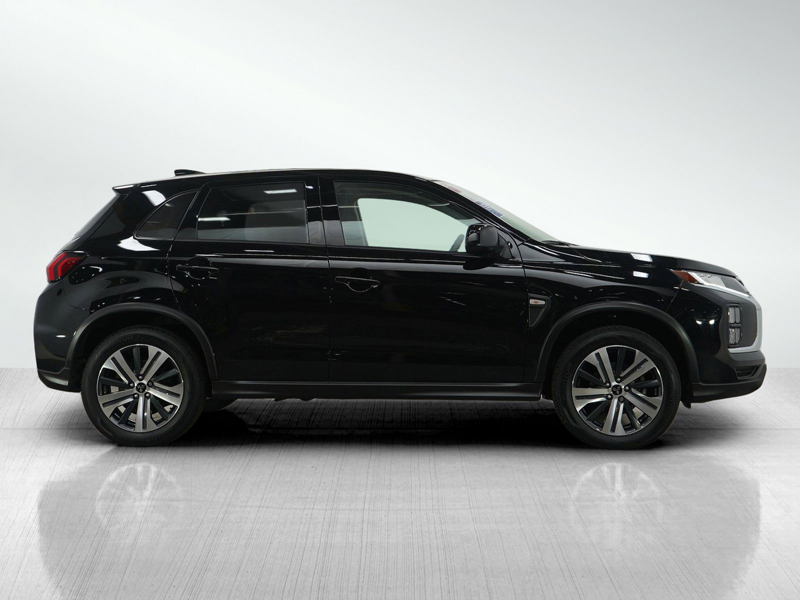 Used 2023 Mitsubishi Outlander Sport ES AWD/4WD image 6