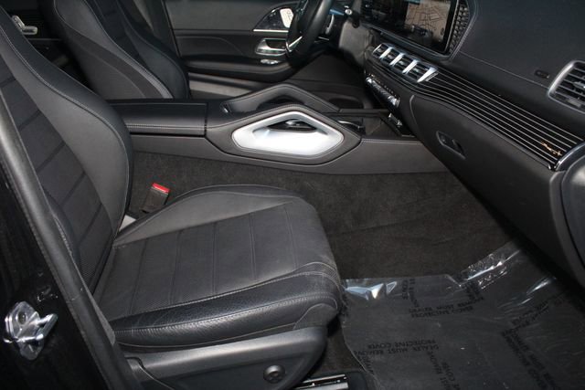 Used 2024 Mercedes-Benz GLS 450 4MATIC image 3