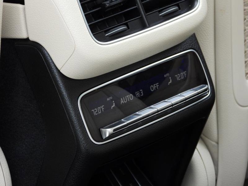 Used 2022 Mercedes-Benz GLS 450 4MATIC image 42