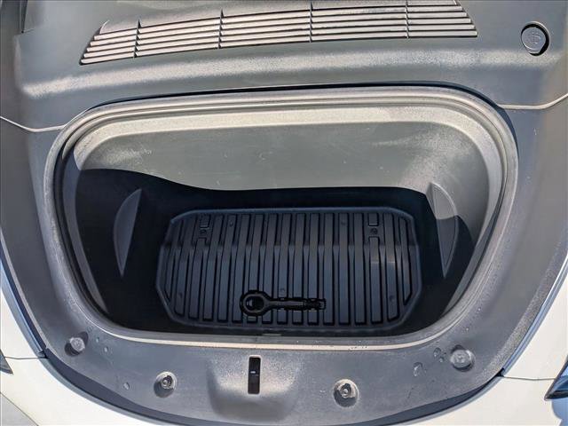 Used 2022 Tesla Model Y Long Range image 25