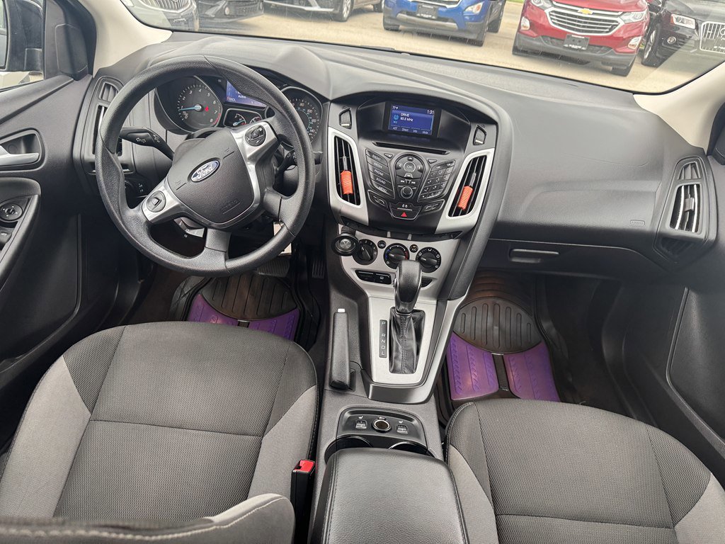 Used 2014 Ford Focus SE w/ SE Winter Package FWD image 20