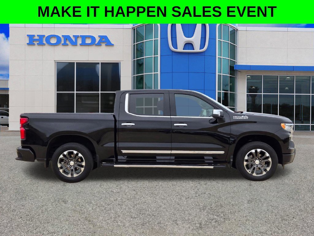 Used 2023 Chevrolet Silverado 1500 High Country w/ Technology Package AWD/4WD image 2