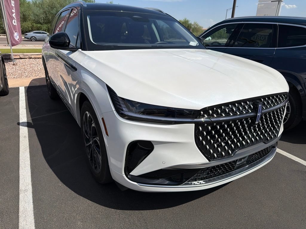 Used 2025 Lincoln Nautilus Reserve AWD/4WD image 5