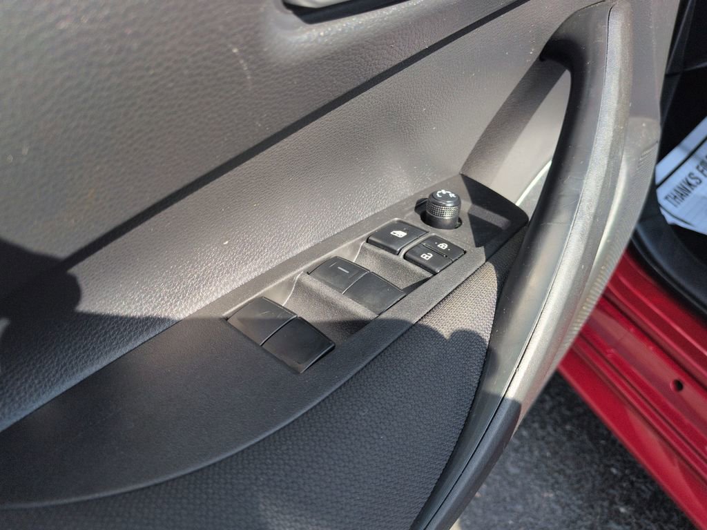 Used 2021 Toyota Corolla LE FWD image 11