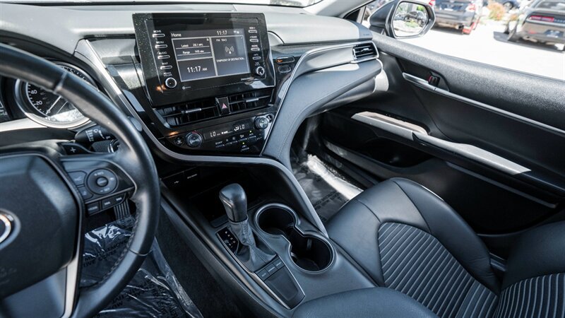 Used 2022 Toyota Camry SE w/ Convenience Package FWD image 31