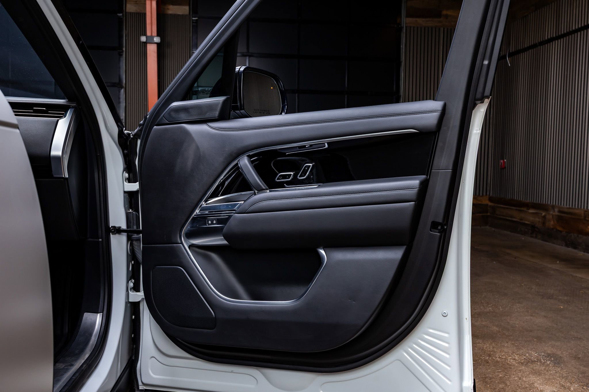 Used 2022 Land Rover Range Rover SE image 33