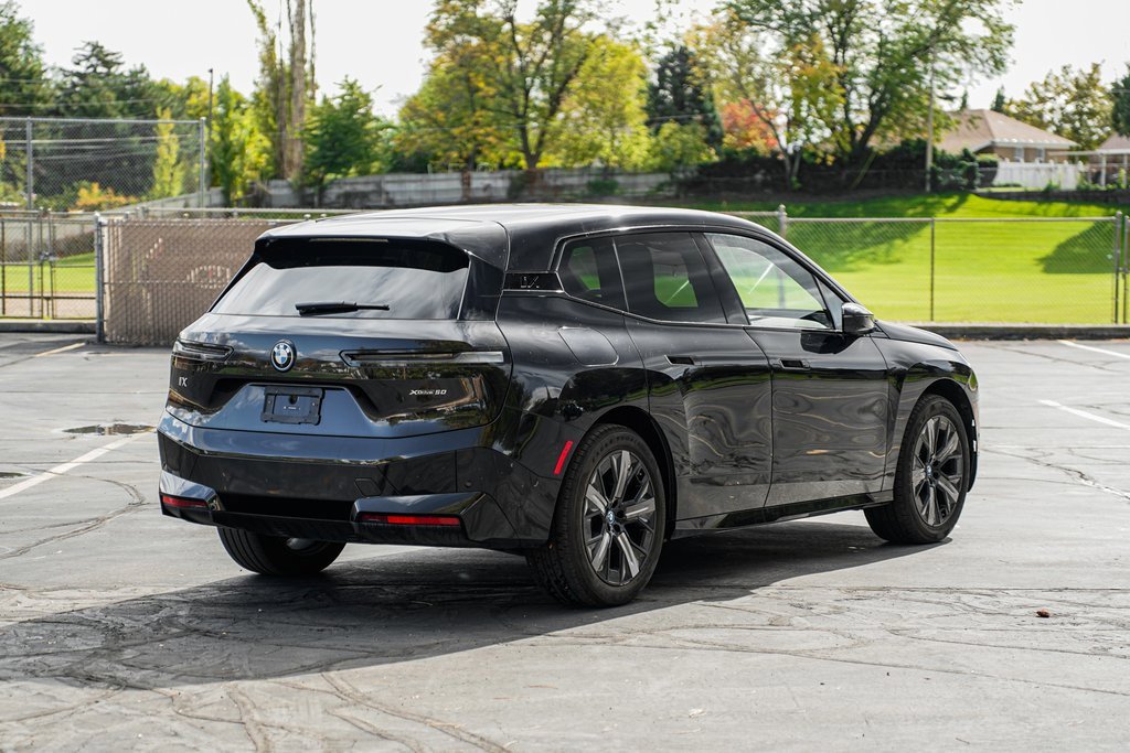 Used 2025 BMW iX xDrive50 w/ Premium Package image 5