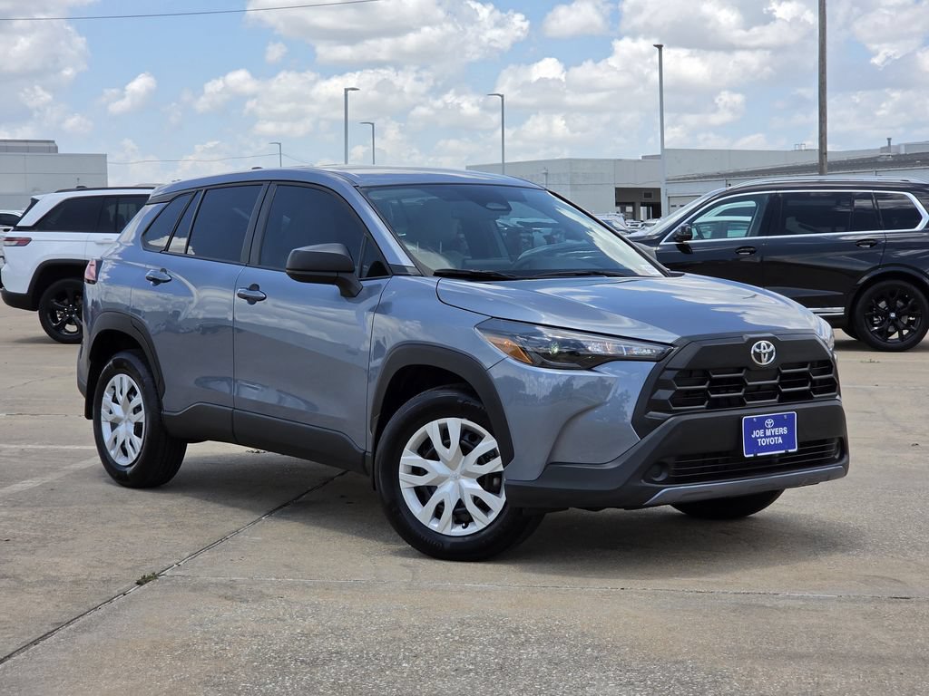 Used 2026 Toyota Corolla Cross L FWD image 2