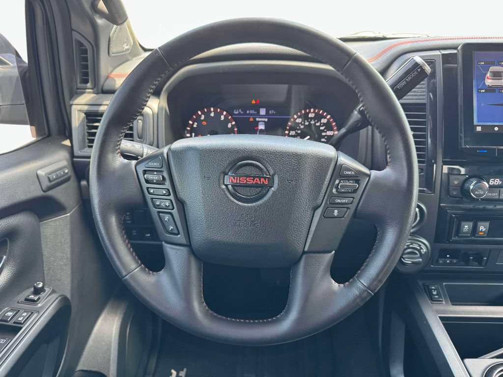 Used 2021 Nissan Titan PRO-4X w/ Pro-4x Convenience Package AWD/4WD image 14