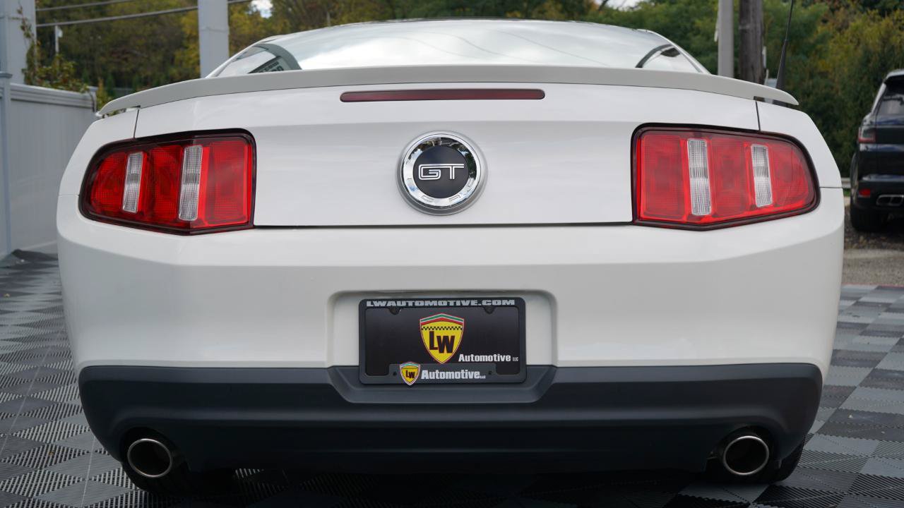 Used 2010 Ford Mustang GT RWD image 10