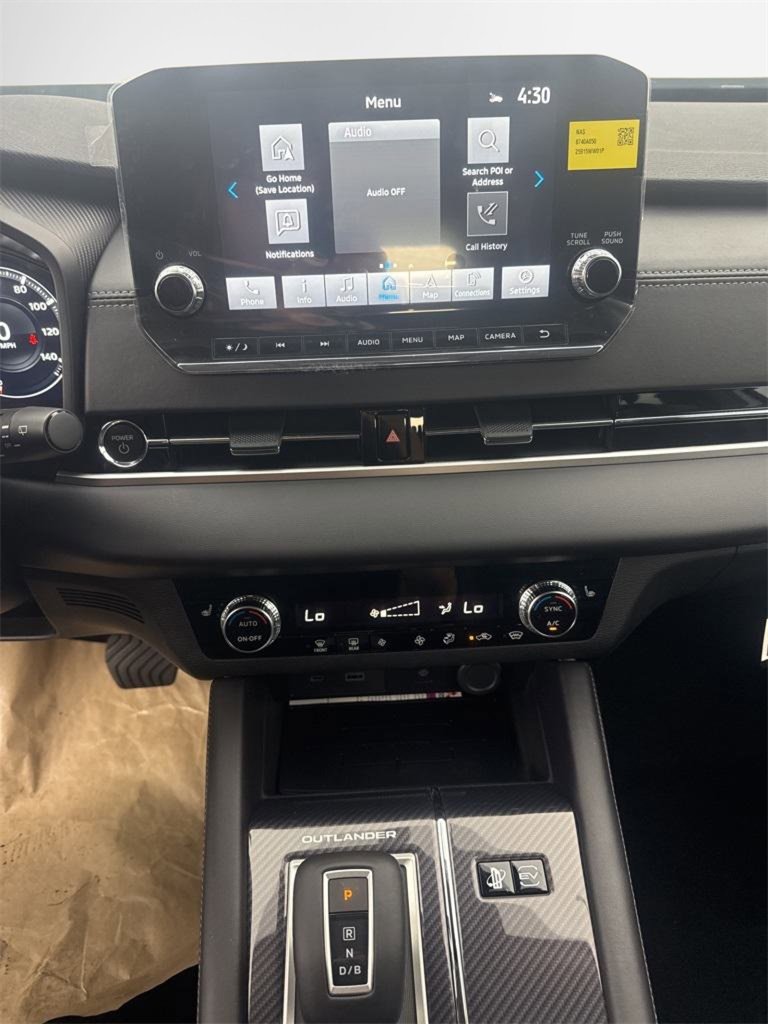 New 2025 Mitsubishi Outlander SE image 24