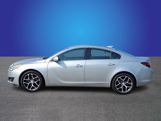 Used 2017 Buick Regal Sport Touring FWD image 7