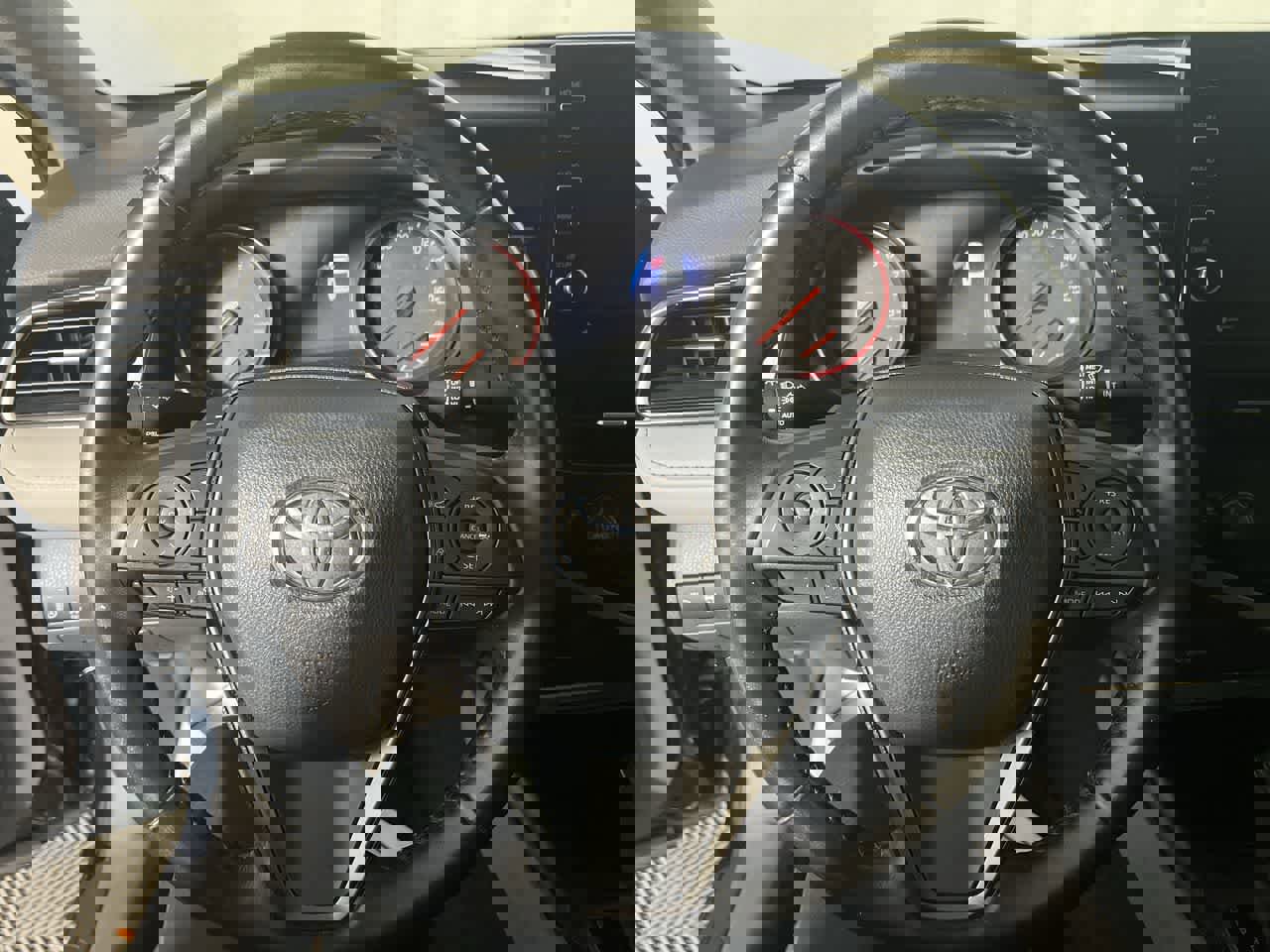 Used 2021 Toyota Camry XSE image 16