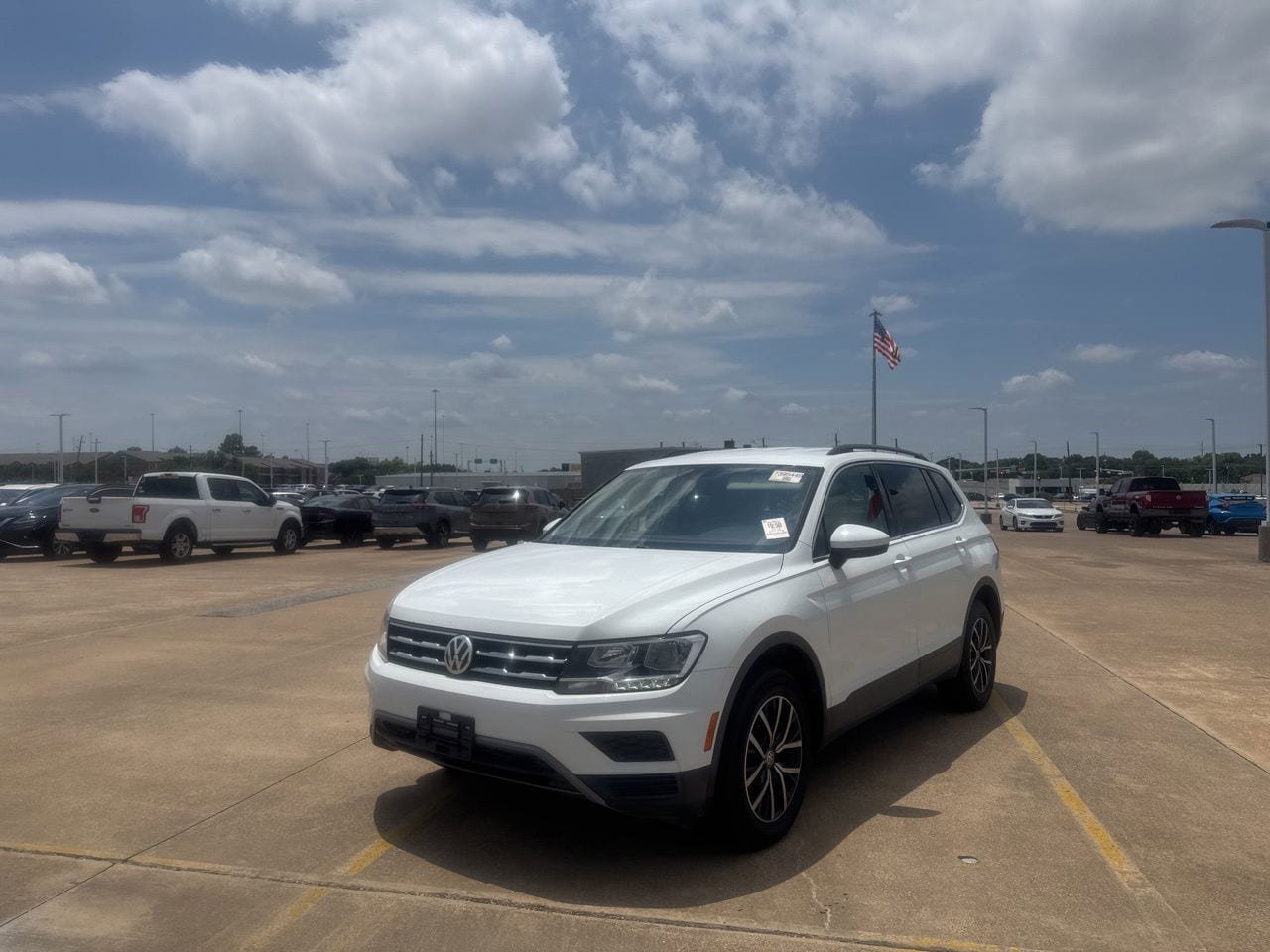 Used 2019 Volkswagen Tiguan SE FWD image 8