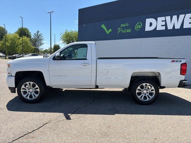Used 2018 Chevrolet Silverado 1500 LT w/ LT Convenience Package AWD/4WD image 2