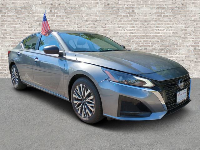 Used 2025 Nissan Altima 2.5 SV