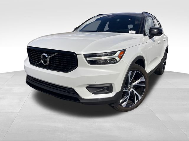 Used 2019 Volvo XC40 T4 R-Design image 9