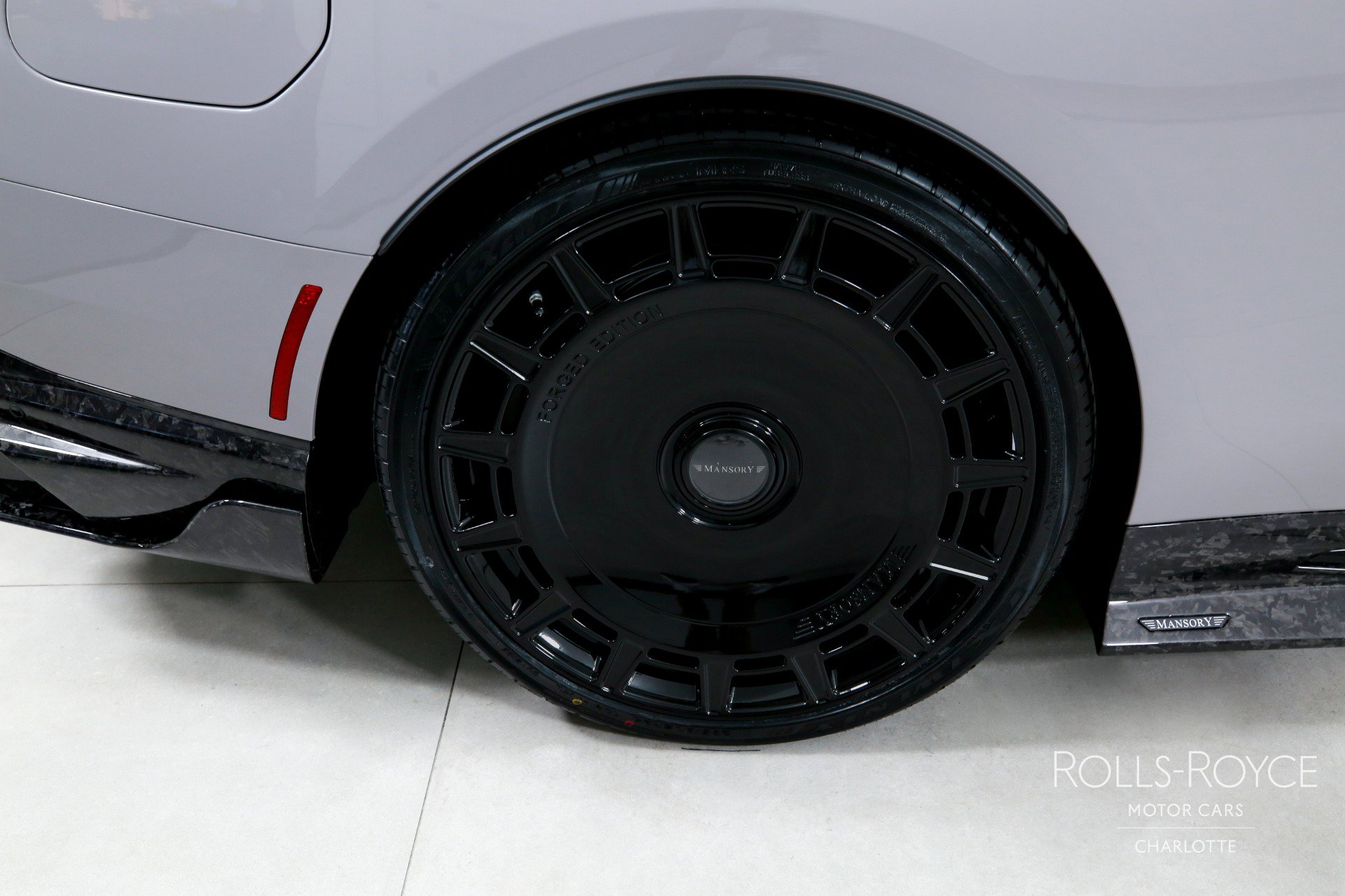 Used 2025 Rolls-Royce Spectre Black Badge w/ Spectre Enhancement Package image 32