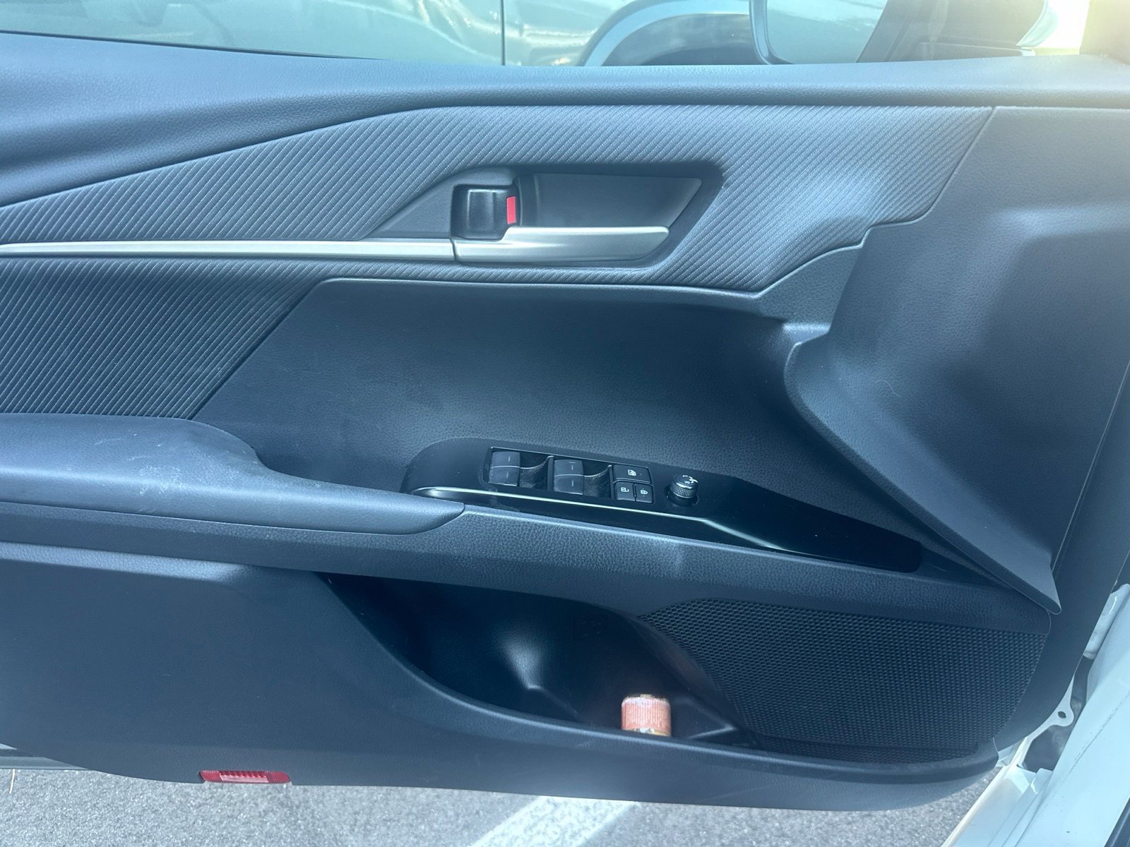 Used 2025 Toyota Camry SE w/ Convenience Package FWD image 19