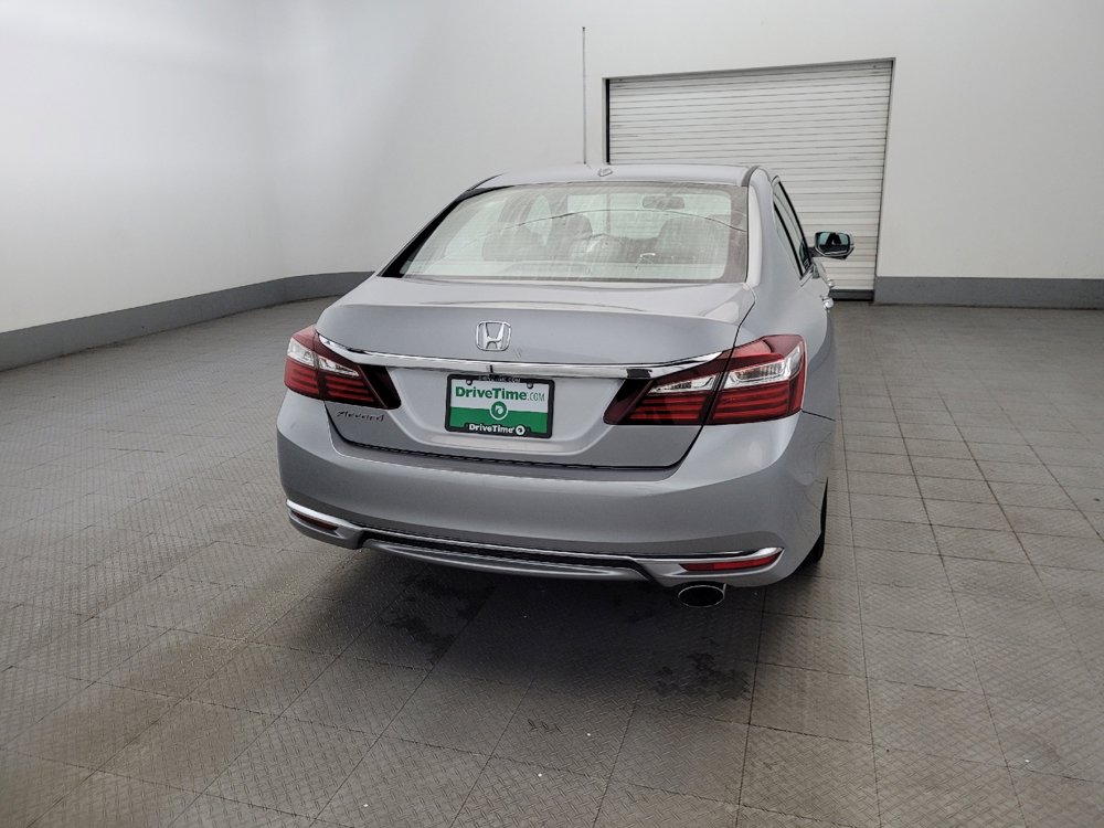 Used 2017 Honda Accord EX-L image 7