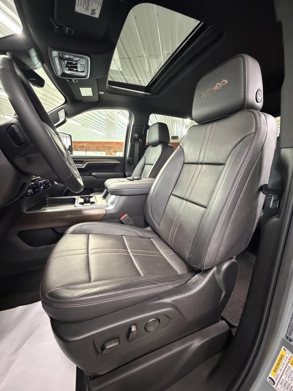 Used 2024 Chevrolet Silverado 2500 High Country w/ High Country Premium Package image 23