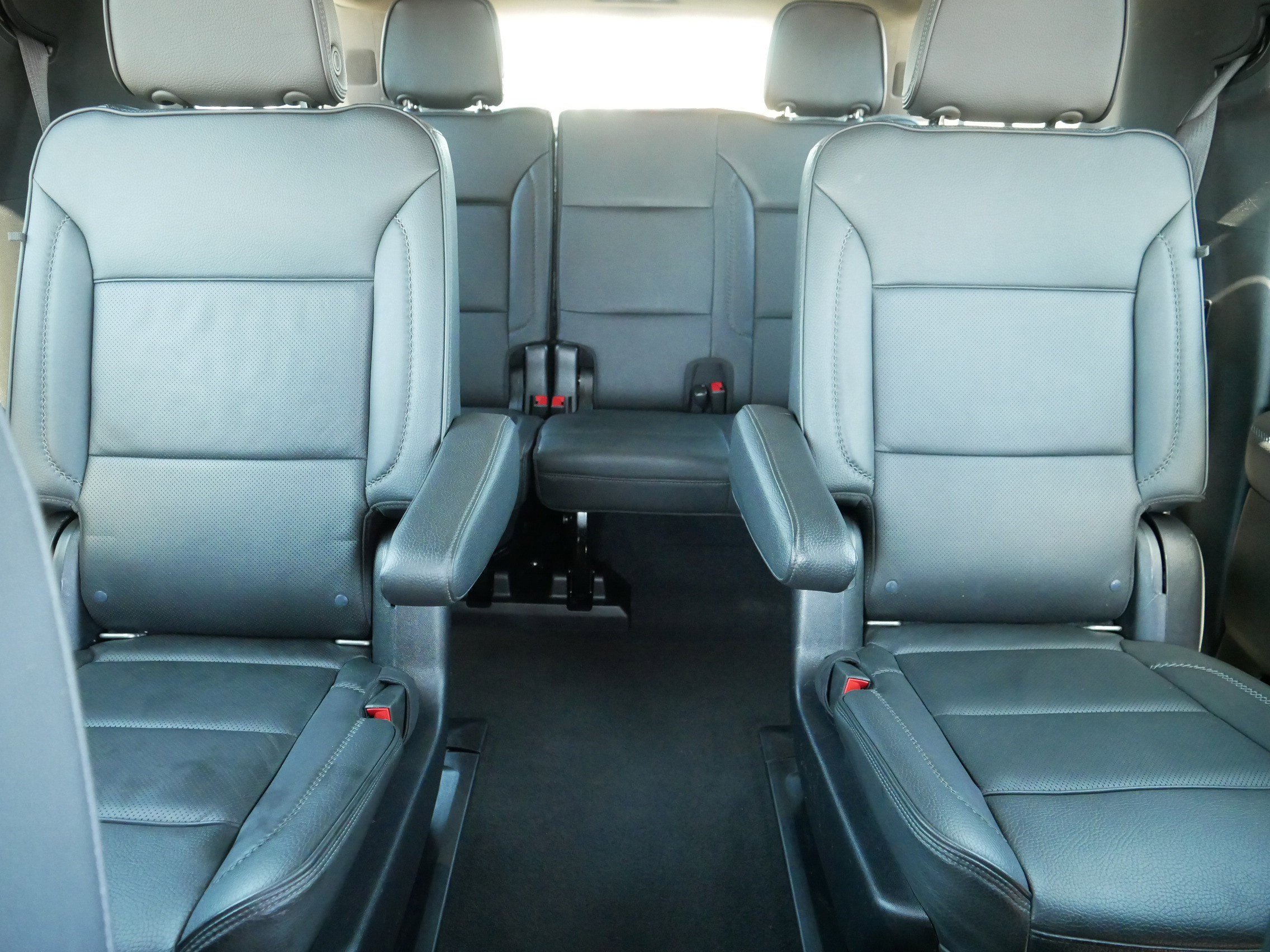 Used 2022 GMC Yukon XL Denali image 13