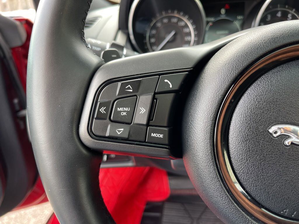 Used 2016 Jaguar F-TYPE Coupe image 17