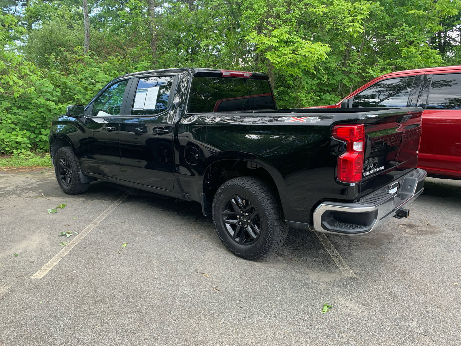 Used 2025 Chevrolet Silverado 1500 LT AWD/4WD image 3