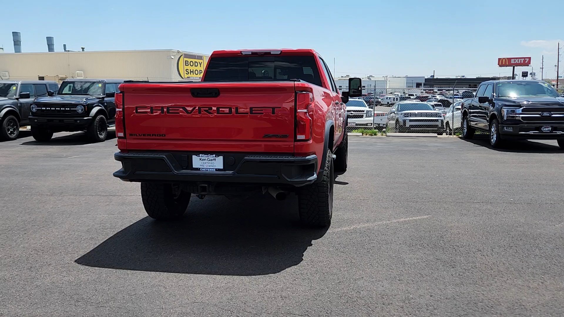 Used 2024 Chevrolet Silverado 2500 ZR2 w/ Technology Package AWD/4WD image 3