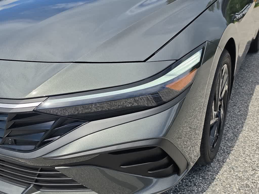New 2026 Hyundai Elantra SEL Sport FWD image 11
